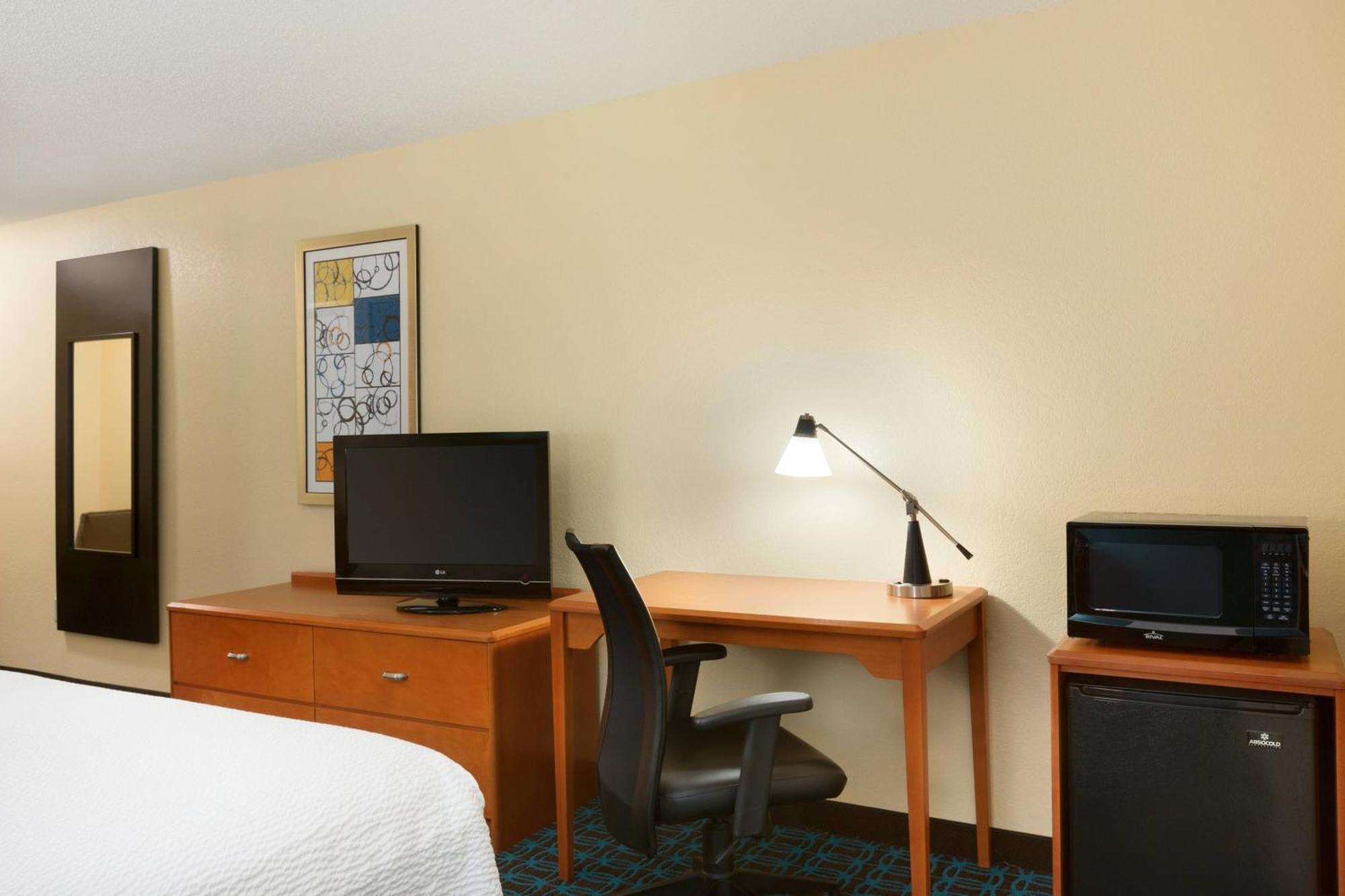 Fairfield & Dallas Hotel 3*