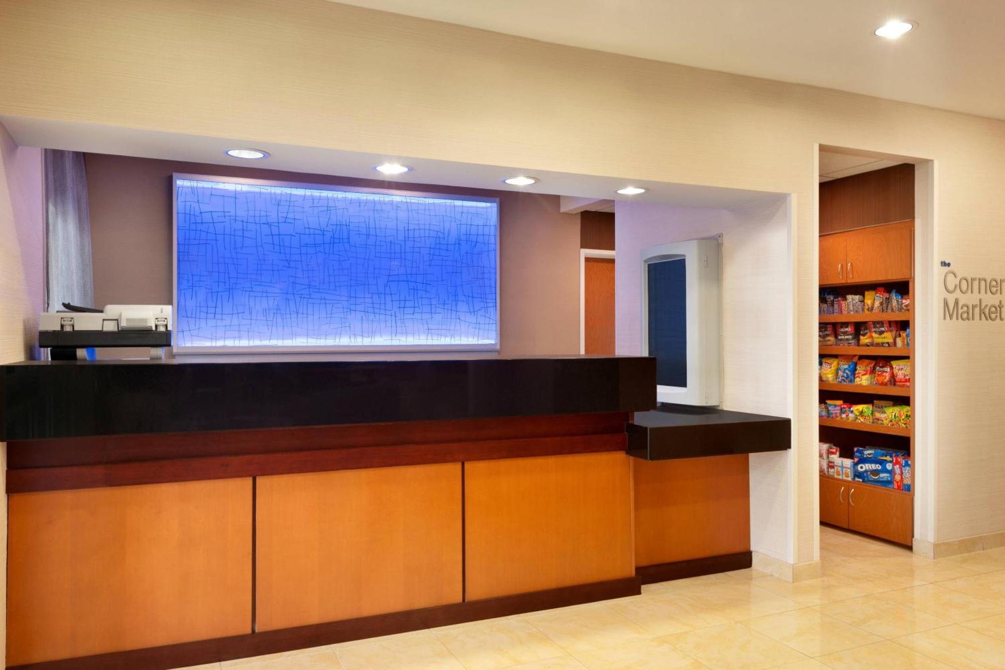 Hotel Fairfield & Dallas 3*