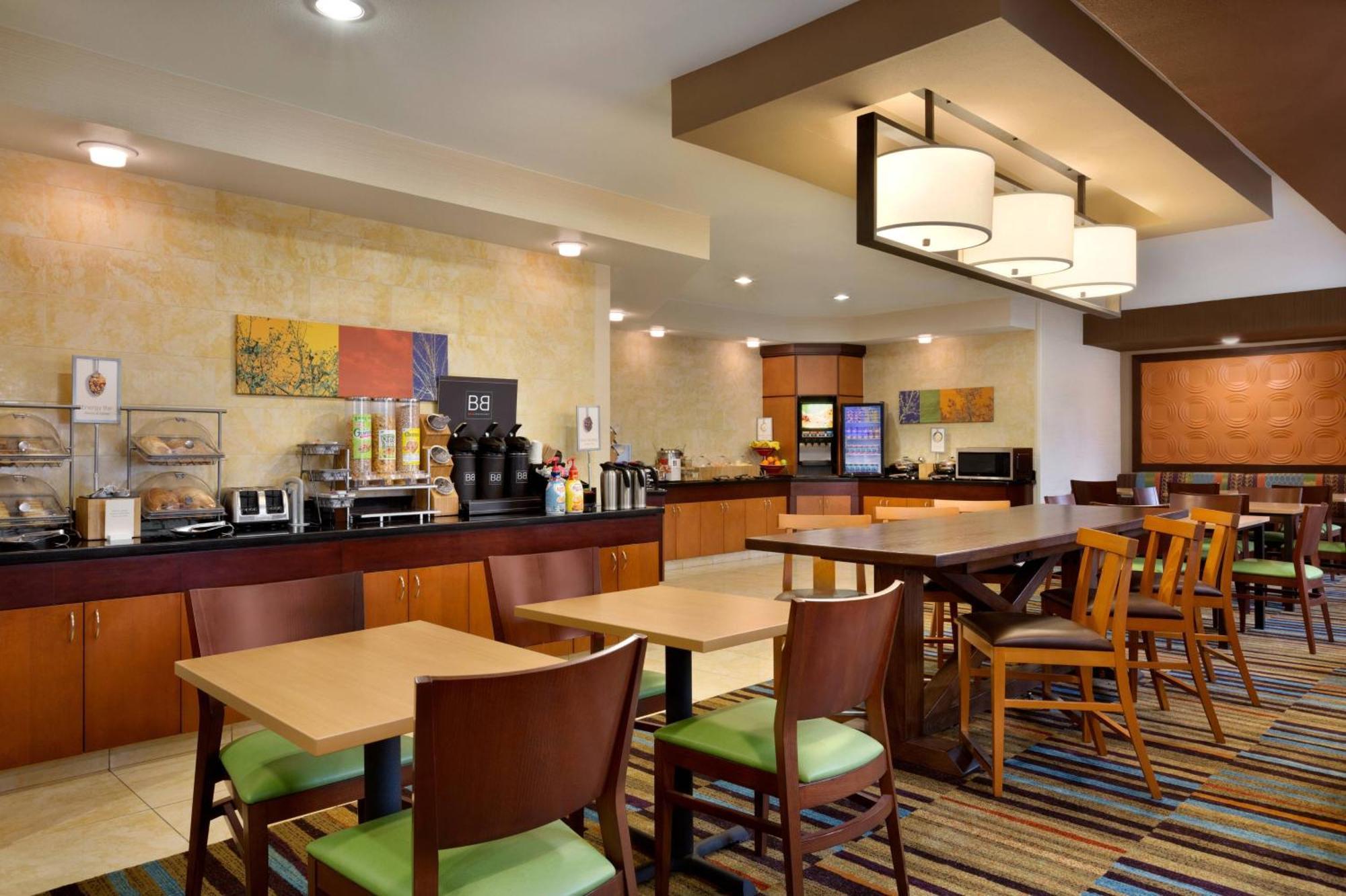 Hotel Fairfield & Dallas 3*